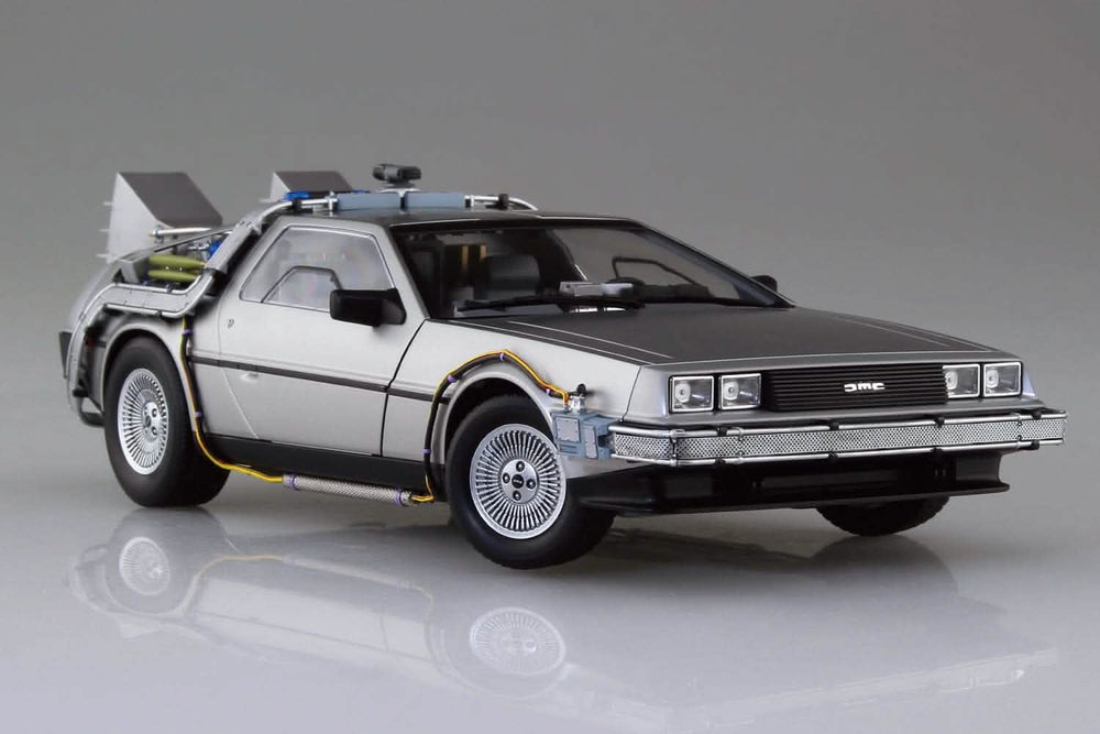 Aoshima 1/24 (New Mold) Time Machine from Back To The Future