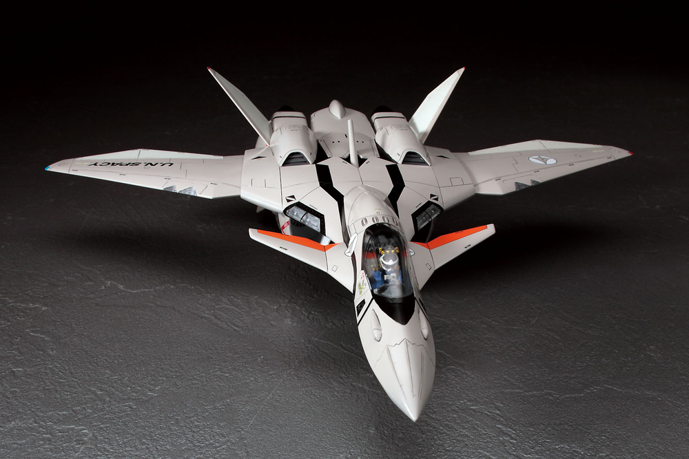 HASEGAWA 1:72 VF-11B THUNDERBOLT MACROSS PLUS