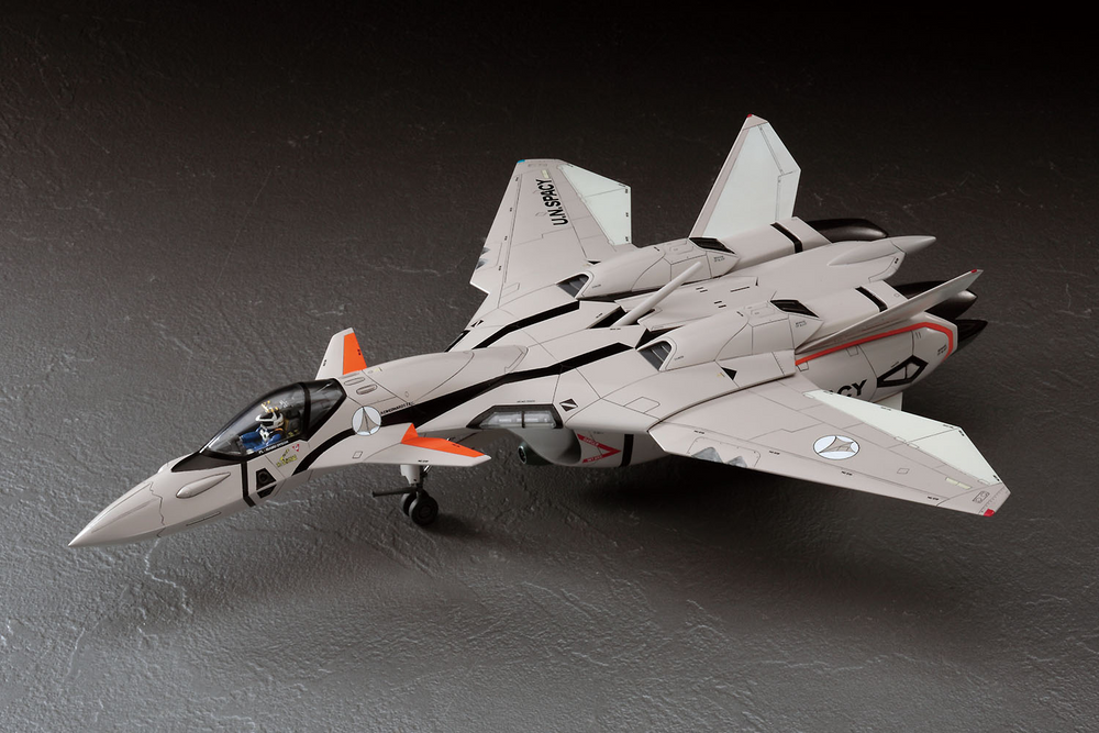 HASEGAWA 1:72 VF-11B THUNDERBOLT MACROSS PLUS