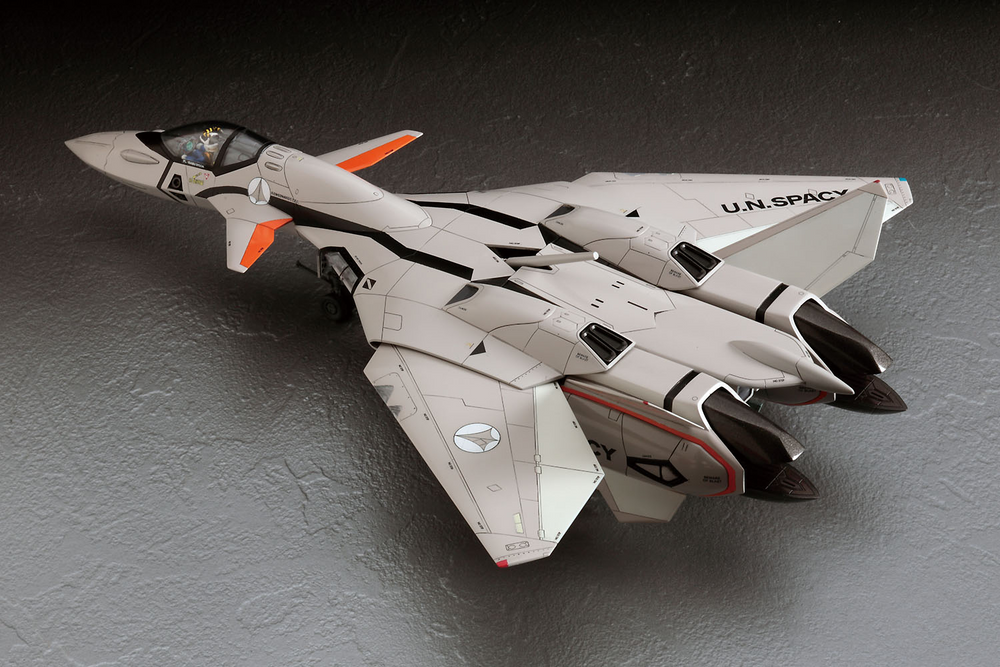 HASEGAWA 1:72 VF-11B THUNDERBOLT MACROSS PLUS