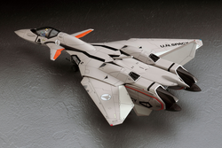 HASEGAWA 1:72 VF-11B THUNDERBOLT MACROSS PLUS