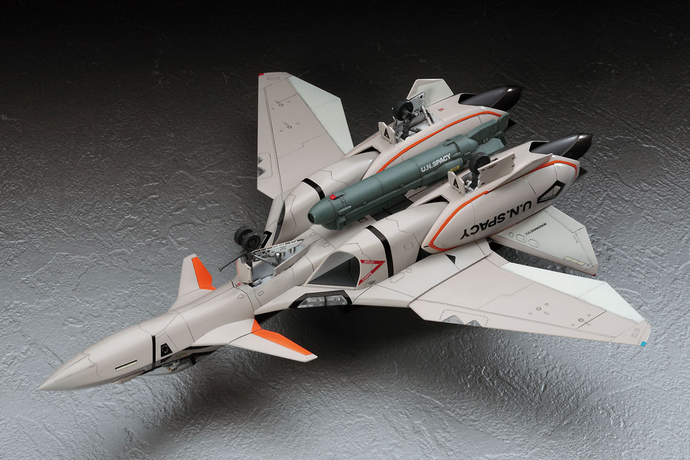 HASEGAWA 1:72 VF-11B THUNDERBOLT MACROSS PLUS