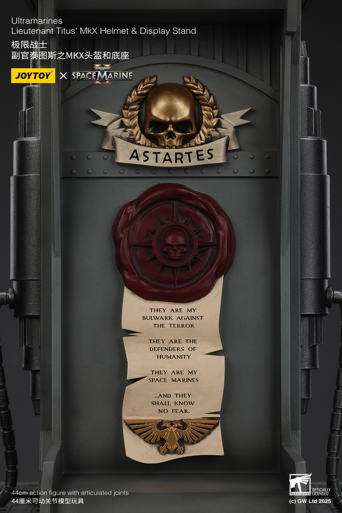 JOYTOY ULTRAMARINES LIEUTENANT TITUS' MKX HELMET & DISPLAY STAND
