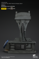 JOYTOY ULTRAMARINES LIEUTENANT TITUS' MKX HELMET & DISPLAY STAND