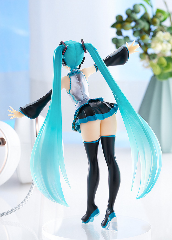 POP UP PARADE HATSUNE MIKU: TRANSLUCENT COLOR VER.