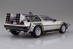 Aoshima 1/24 (New Mold) Time Machine from Back To The Future