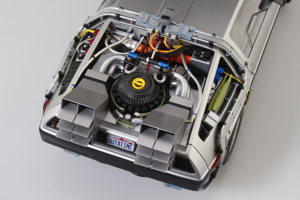 Aoshima 1/24 (New Mold) Time Machine from Back To The Future