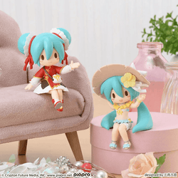 FUWA PETIT HATSUNE MIKU SERIES PERCHING MINI FIGURE HATSUNE MIKU VOL.2 (EX) [PACK OF: 1 CHINATOWN, 1 SWIMSUIT]