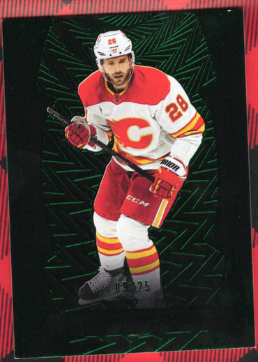 2021-22 Upper Deck Artifacts Green Aurum A-16 Elias Lindholm /25